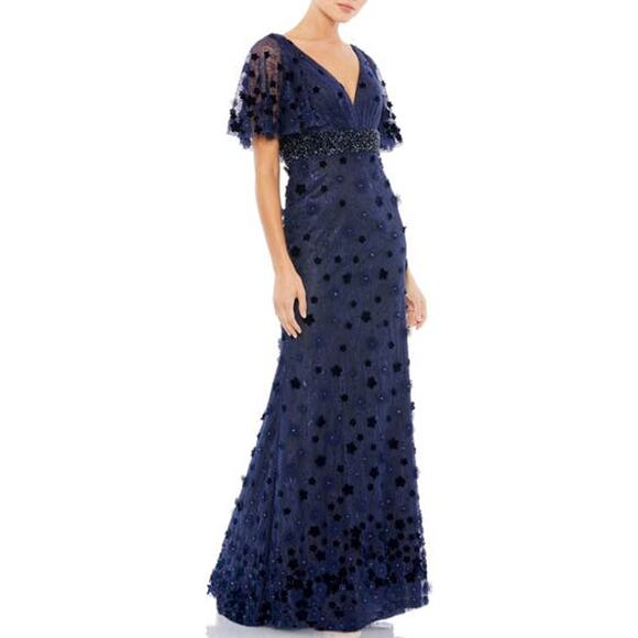 Mac Duggal 'Floral' Black Appliqu� Flutter Sleeve Lace Gown Size 8